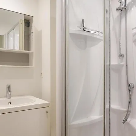 아파트 3 Bedroom In *
